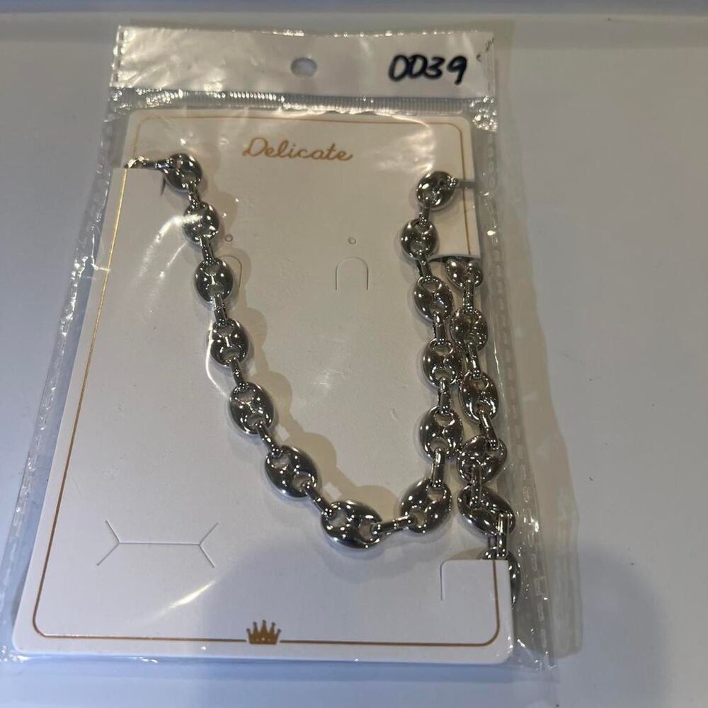 Delicates Women's Silver and Grey Jewellery
